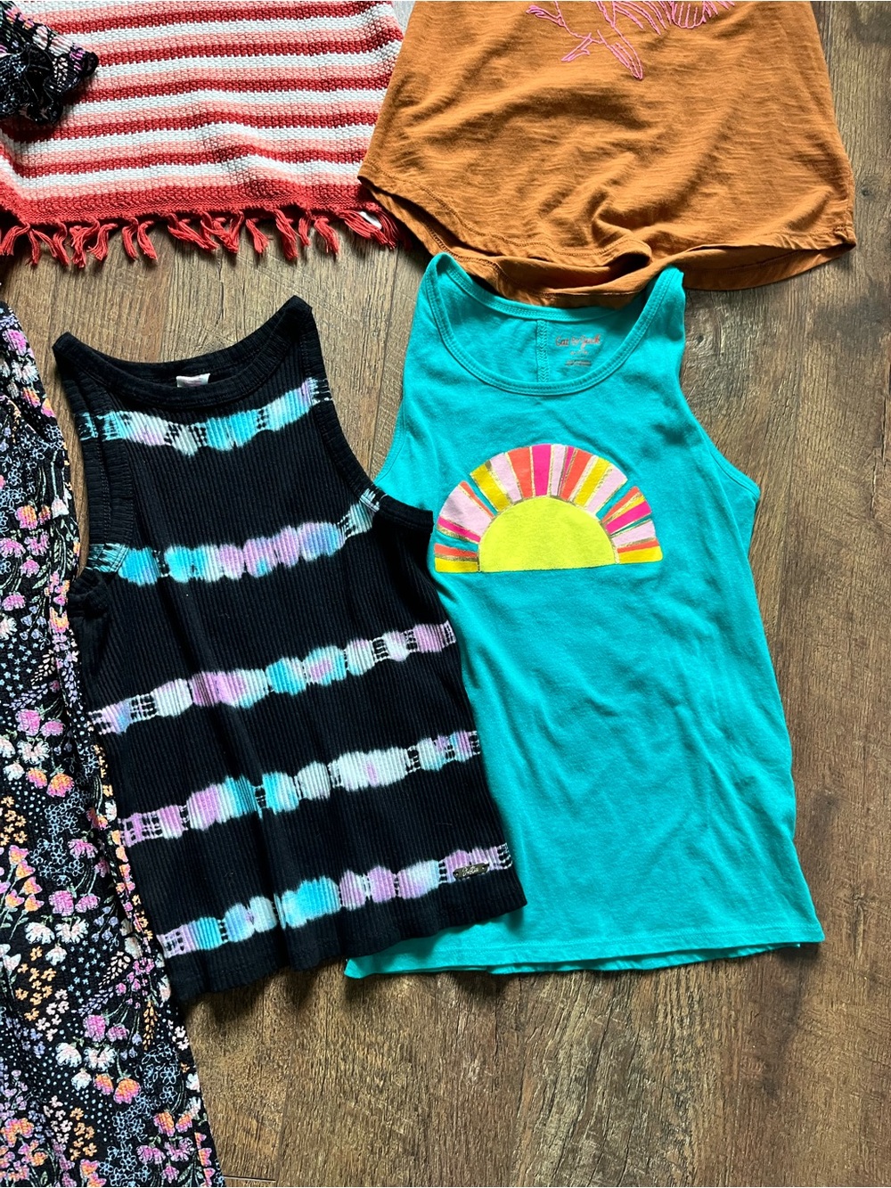 Lot of girls jumpsuit and tanks‎ size small to medium - Picture 7 of 16